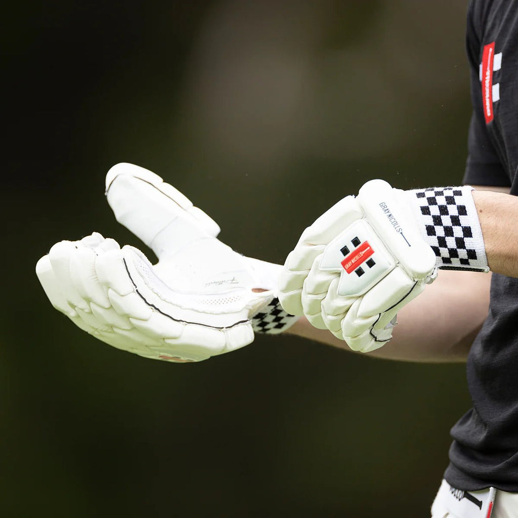 GRAY-NICOLLS Legend - BATTING GLOVES - Cricket Gloves - Wiz Sports