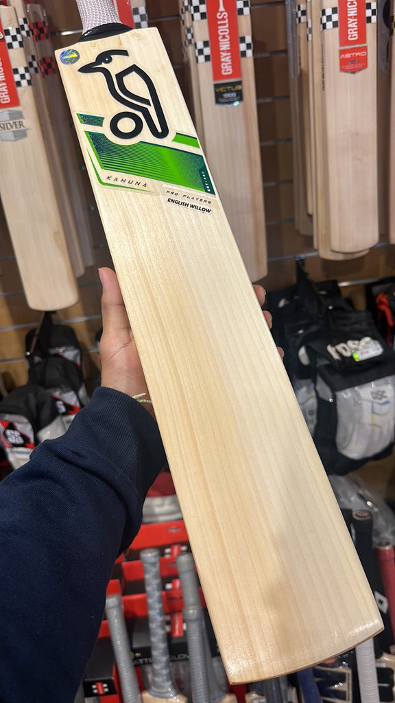 Kookaburra - Kahuna Jos Buttler Pro Players Cricket Bat (thick blade and very light pickup) - Cricket Bats - Wiz Sports