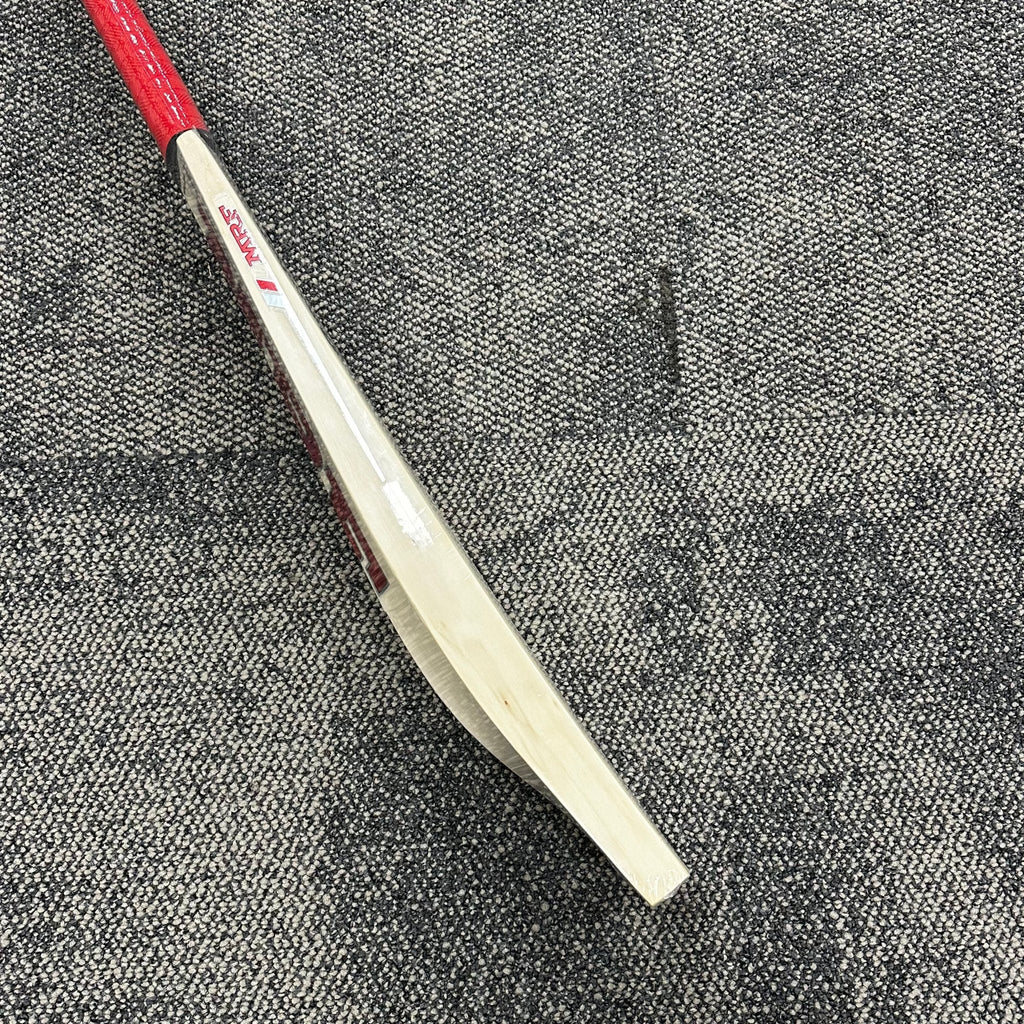 MRF Genius Chase Master Junior English Willow Cricket Bat – Players Grade 2025/26 Edition - Cricket Bat - Wiz Sports